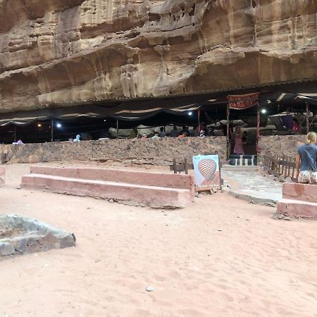 Flowers Rum Camp Wadi Rum Buitenkant foto