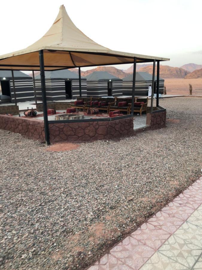 Flowers Rum Camp Wadi Rum Buitenkant foto